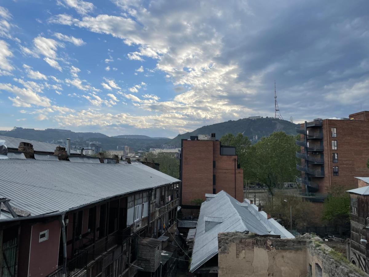 Roofs Leilighet Tbilisi Eksteriør bilde